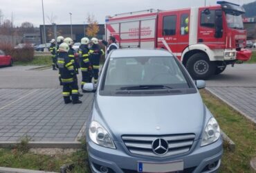 08.11.2025: Technischer Einsatz PKW-Bergung (T03)