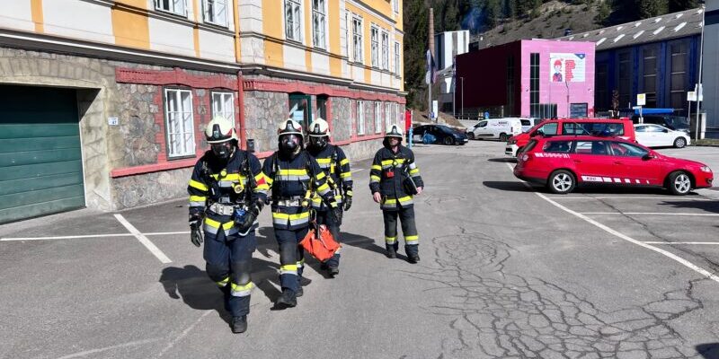 4fda8b2d-22c2-405a-b888-3d0da32a0047